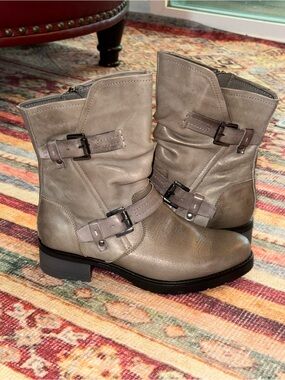 Earth Women’s Moto Scrunchie Boots Grey 9.5